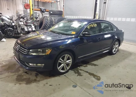 2015 Volkswagen Passat 1.8T Se z USA, uszkodzony, nr VIN 1VWBS7A32FC044722
